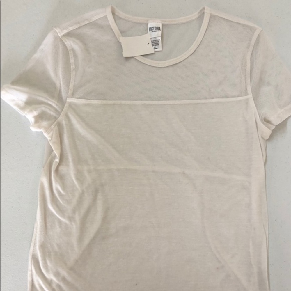 Victoria Sport Women's Athletic Top Size Medium